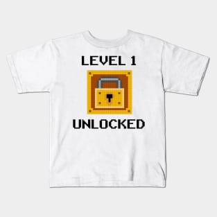 Level 1 Unlocked 1st Birthday Boy Gamer Gift Pixel Art Kids T-Shirt